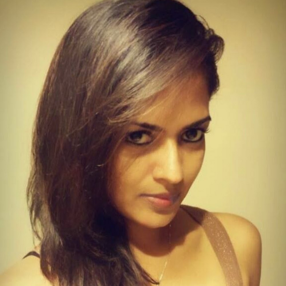 Meet your Posher, Deesha